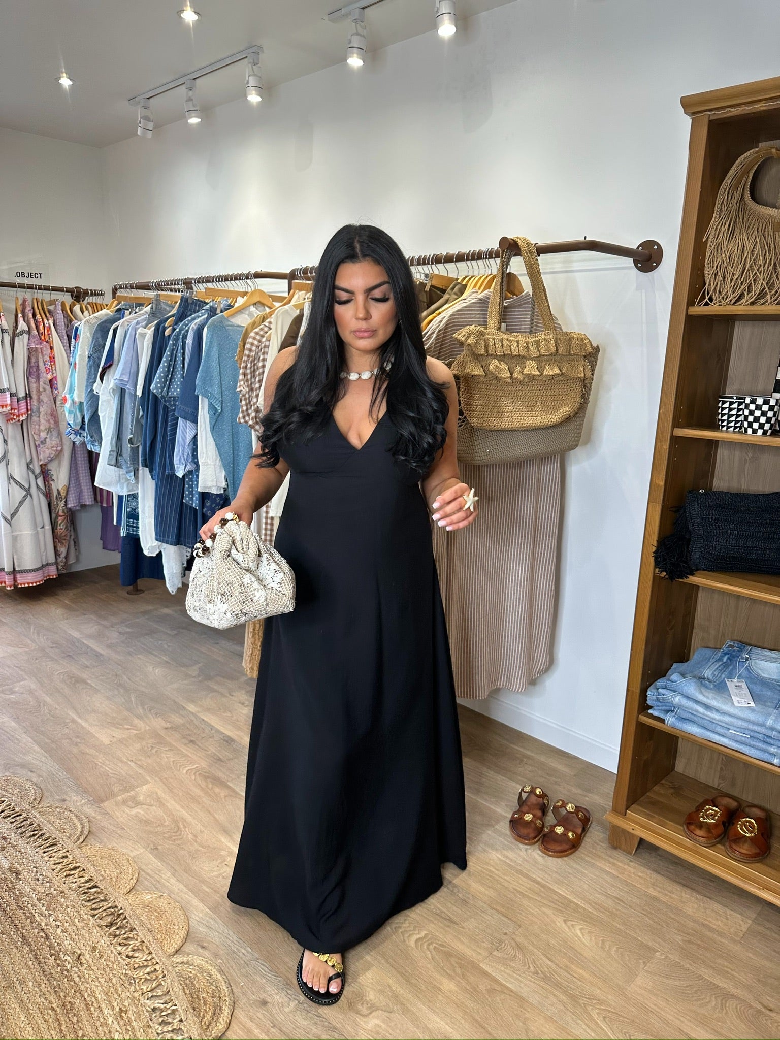 Robe longue noire élégante et fluide