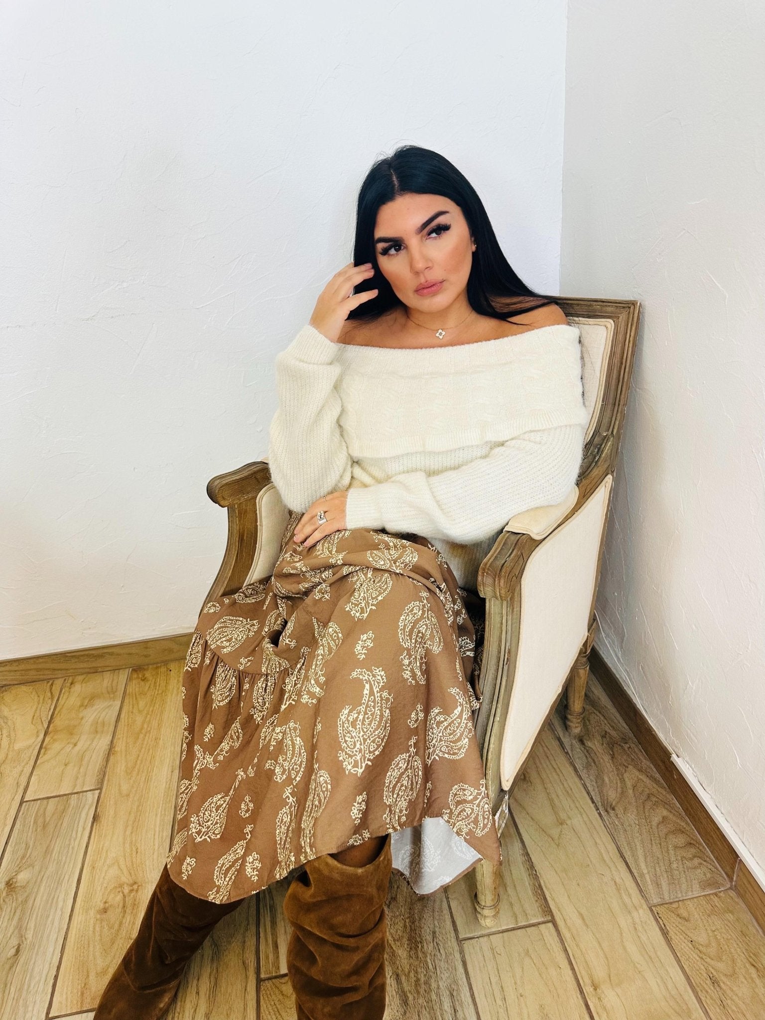 Pull écru épaules dénudées