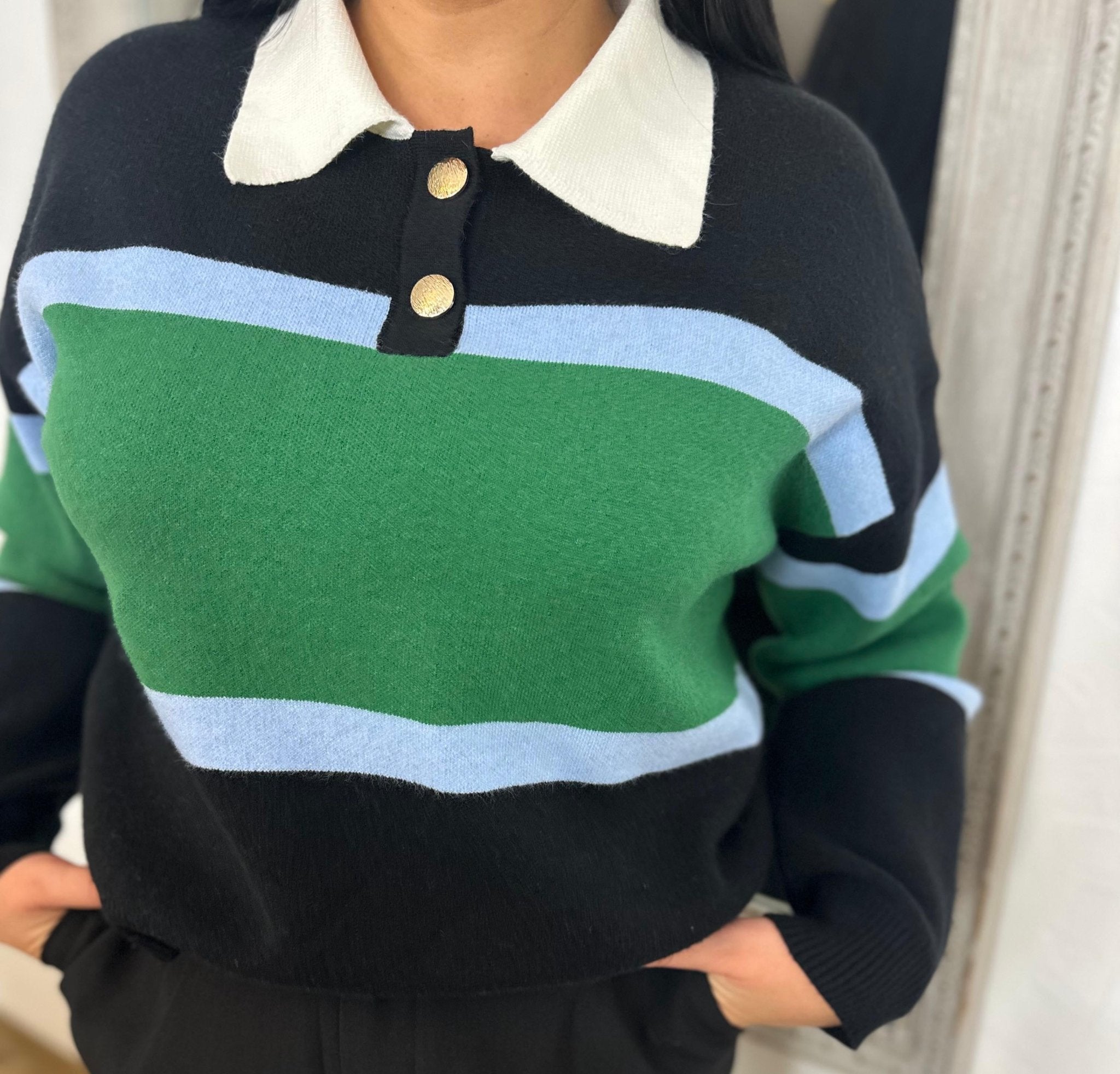 Pull rayé col polo – Style chic & décontracté
