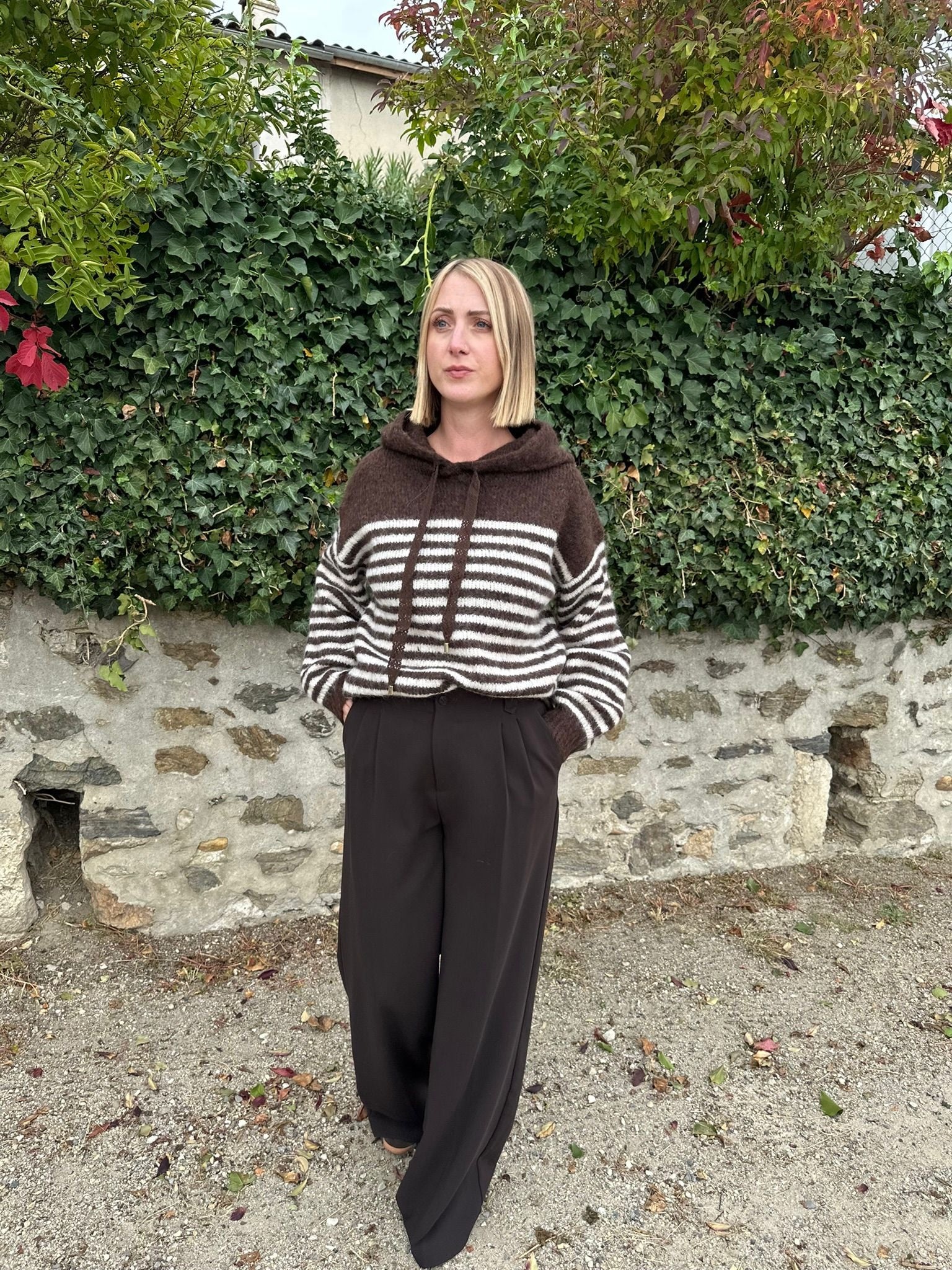 Pull à capuche rayé chocolat