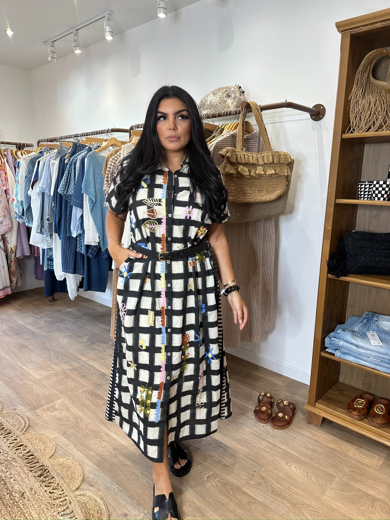 ROBE FLORA,L’ESPRIT BOHÈME ET ARTISANAL DE L’ÉTÉ
Stella Forest