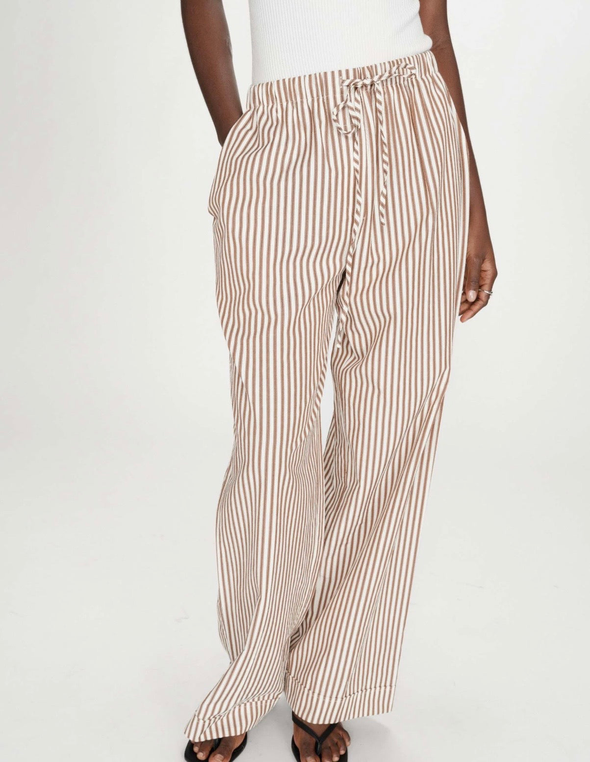 PANTALON À RAYURES LARGE TAILLE RÉGLABLE À CORDON MOCHA VOLUTE
