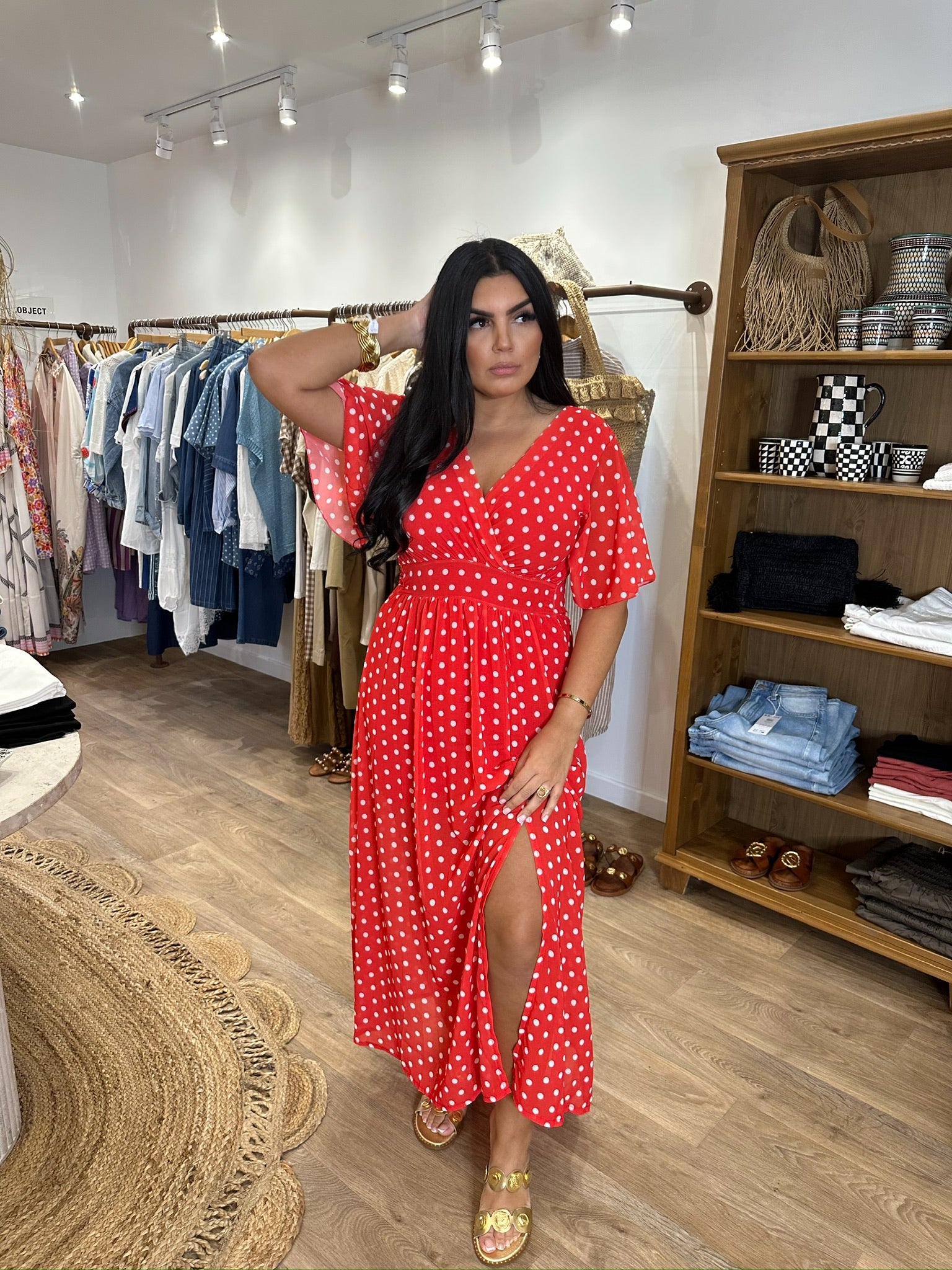 Robe longue fluide à pois rouges et blancs