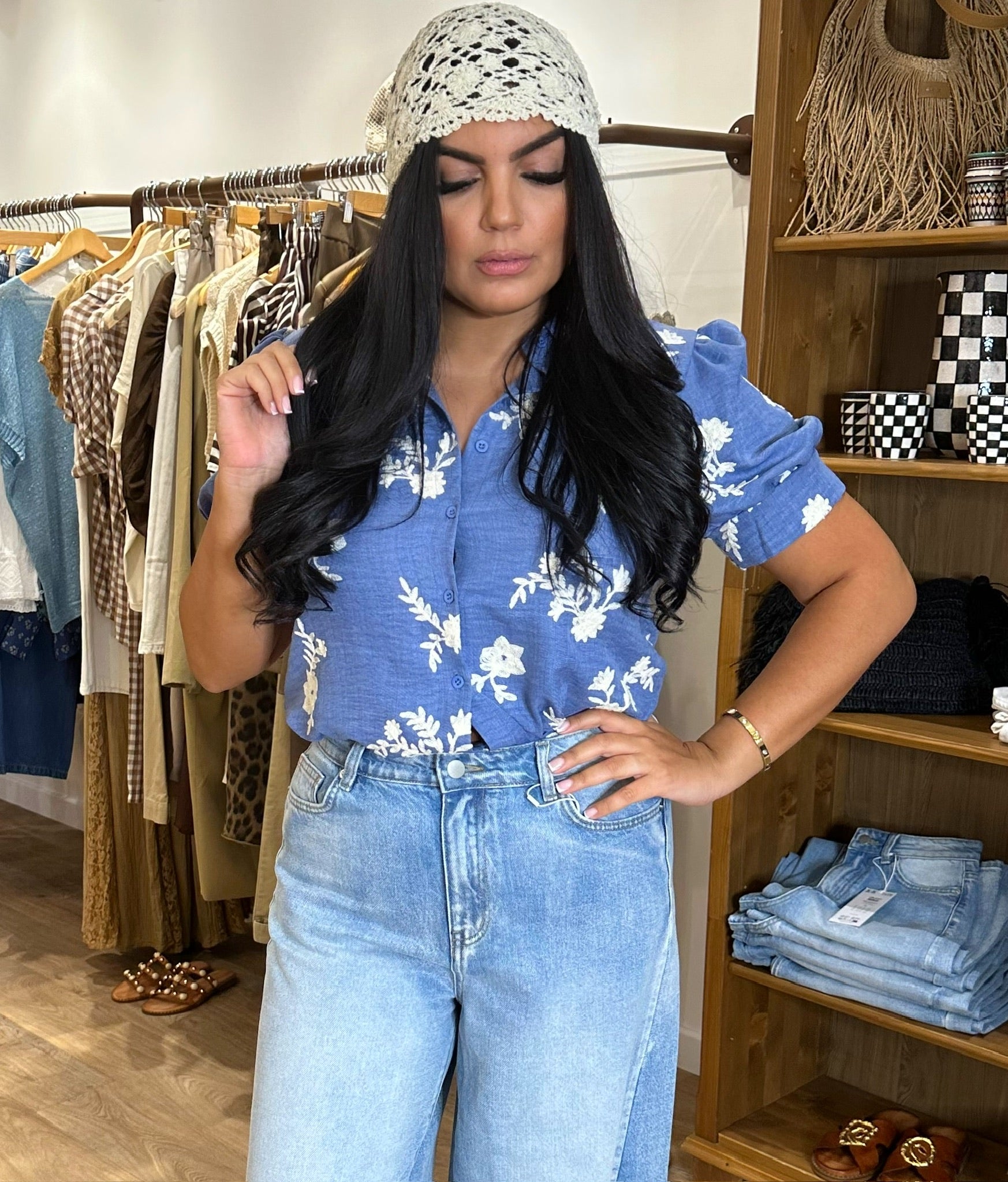 Chemise légère à broderie  floral bleu et blanc
