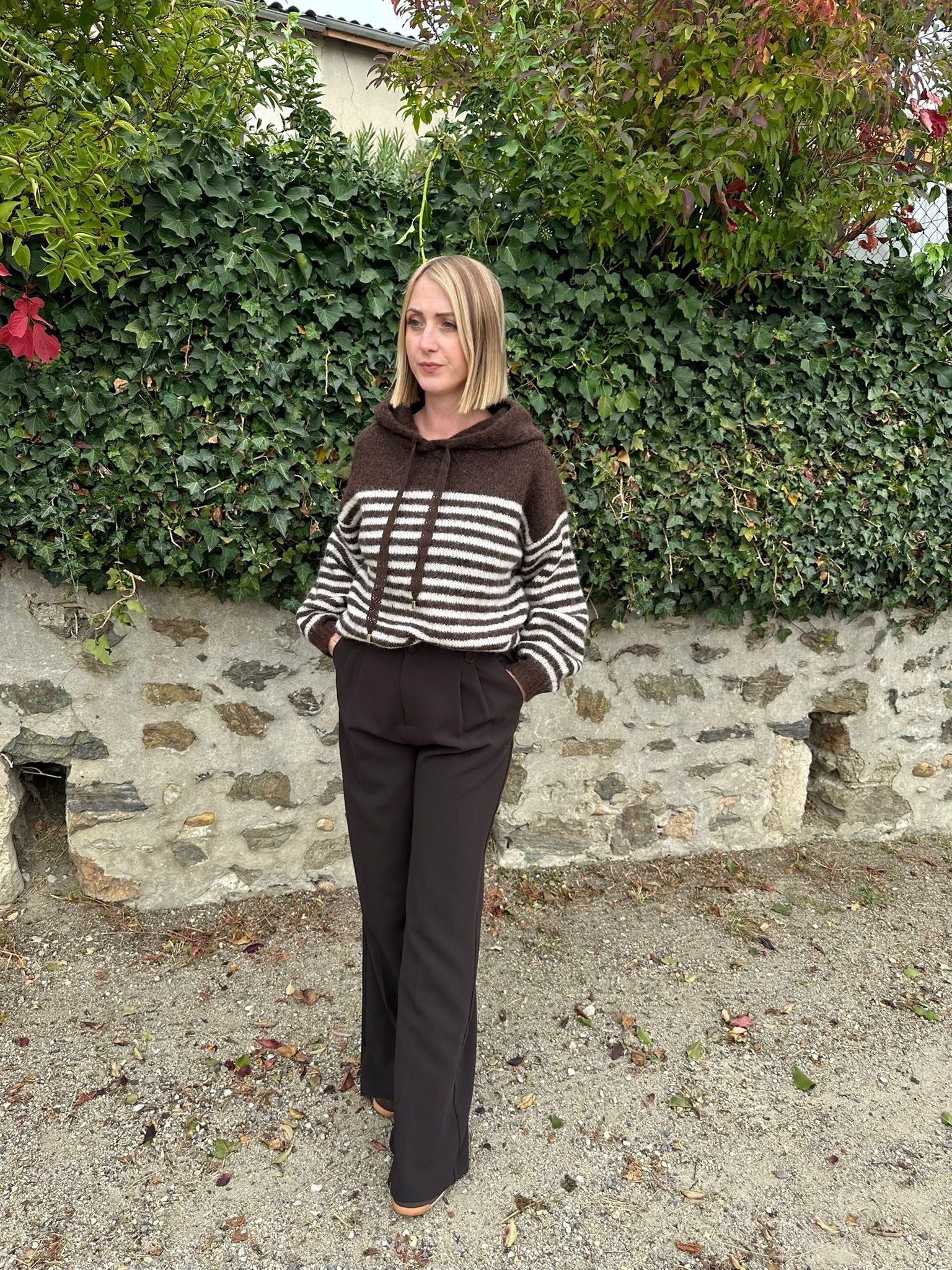 Pull à capuche rayé chocolat